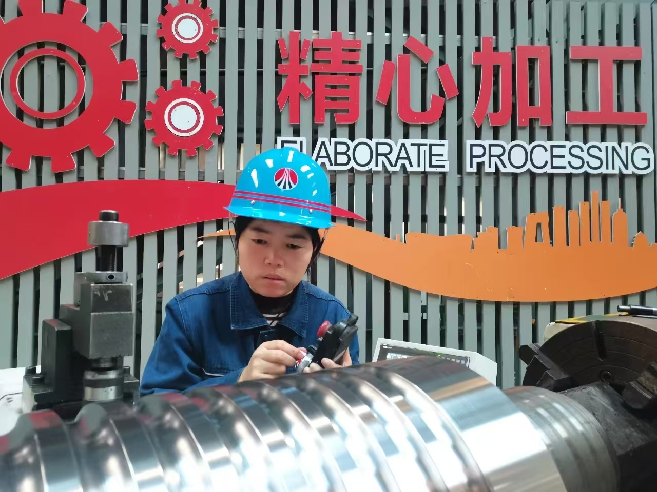 致敬她力量，扎根一線的“鋼鐵玫瑰”